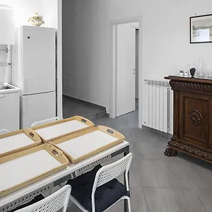 Couette-café Nilo32, Naples