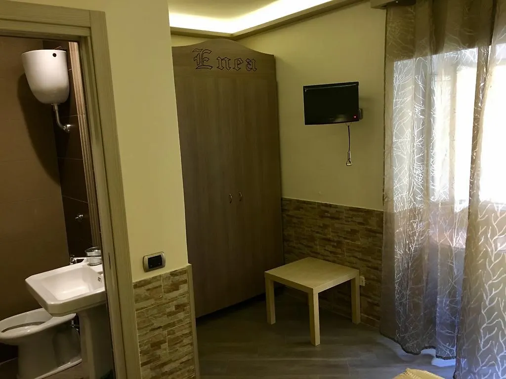 ** Couette-café Pensione Enea Naples Italie