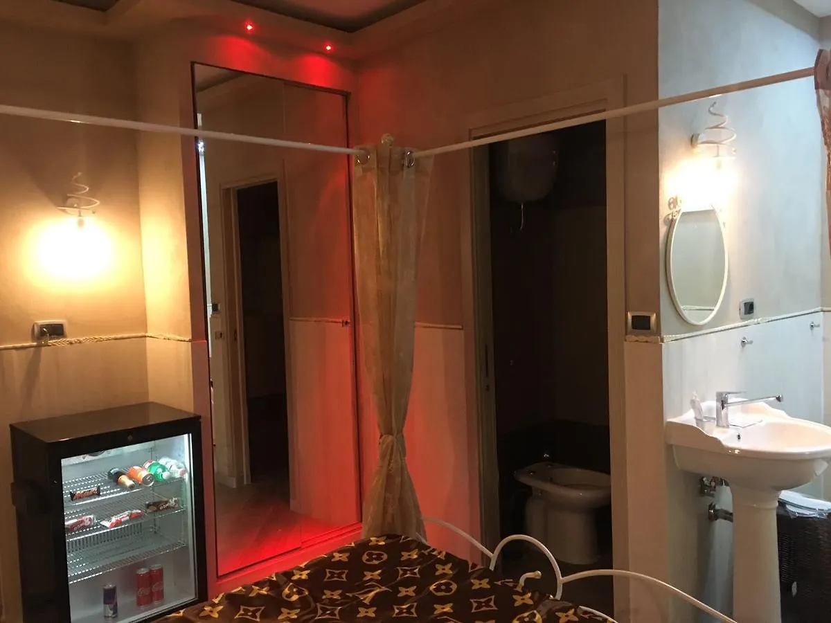 Pensione Enea 나폴리 B&B